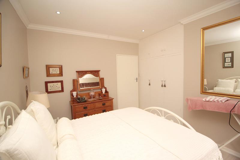 4 Bedroom Property for Sale in Hartenbos Heuwels Western Cape